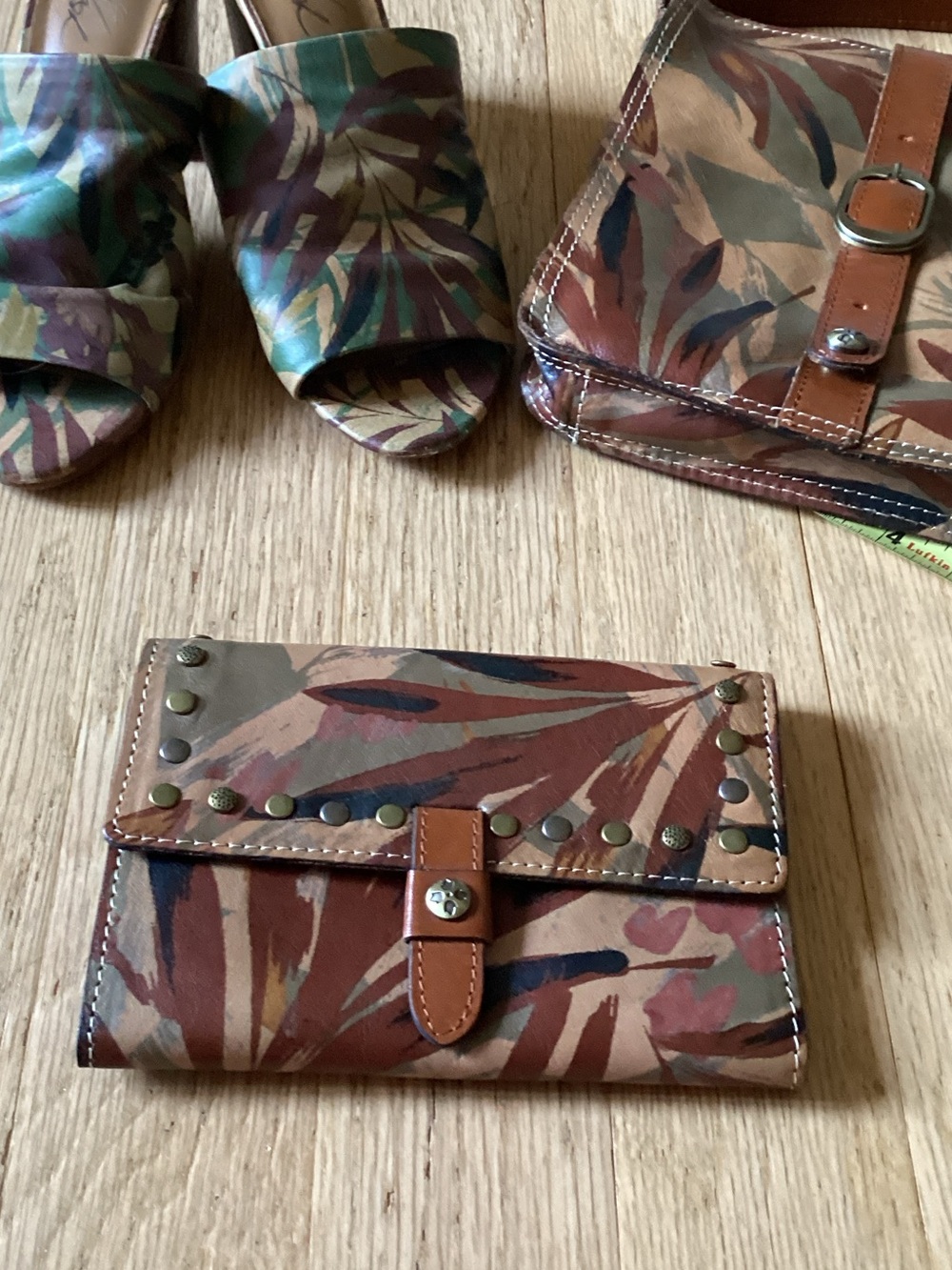 Patricia Nash Multicolor Leaf Print Leather Wallet - Brown, Green, Blue